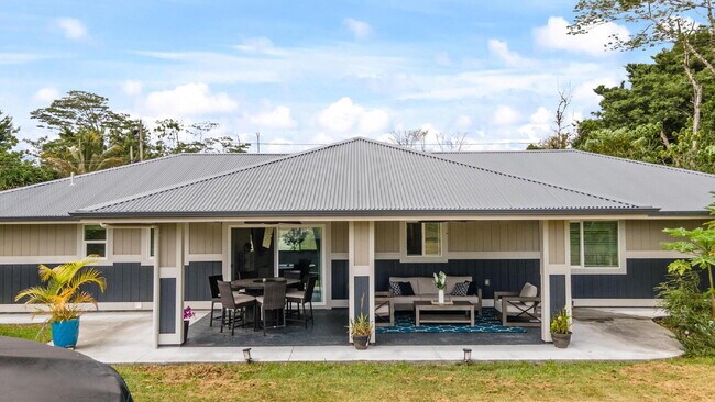 Building Photo - Move-In Ready, 3-Bedroom Fully Furnished Retreat with 3 Bathroom in Keaau Paradise!"