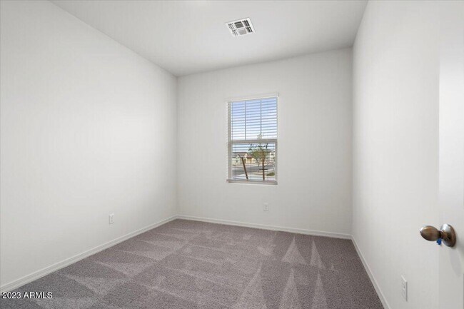 Building Photo - 8129 S 63rd Dr