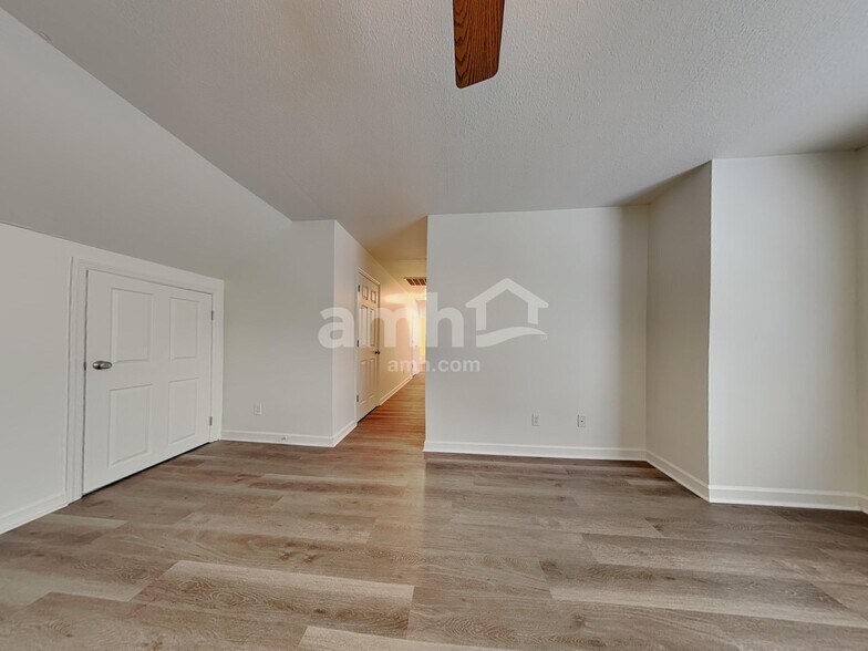 Building Photo - 7036 Sage Ln