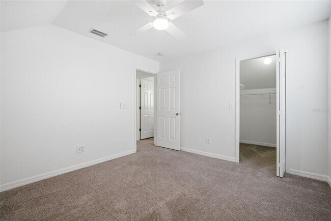 Building Photo - 10604 Lakeside Vista Dr