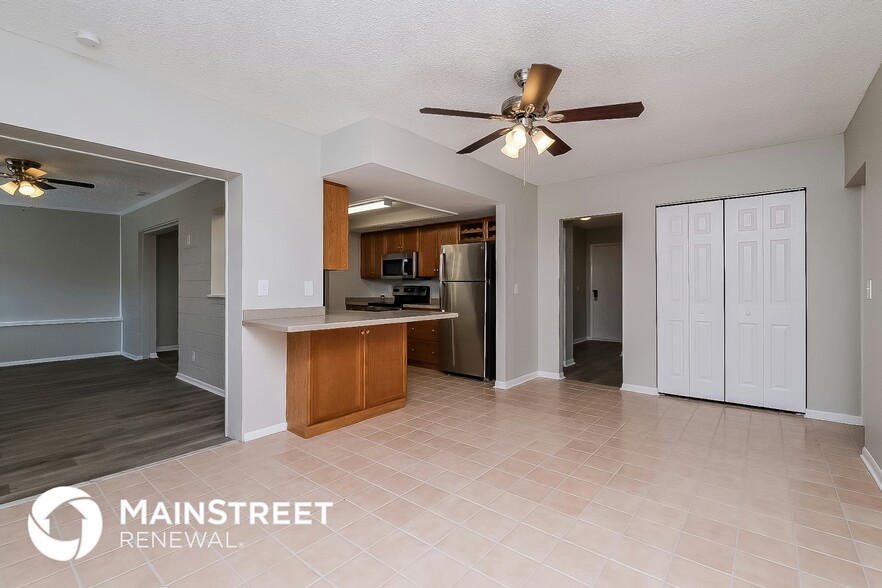 Building Photo - 13903 Briardale Ln