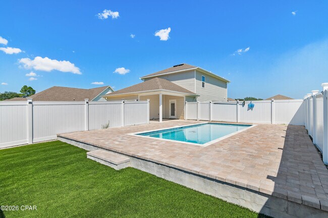 Building Photo - 56 Silverthorn St