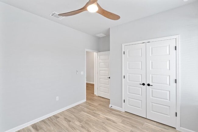 Building Photo - 8316 Looksee Ln