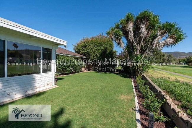 Building Photo - 902 La Sombra Dr