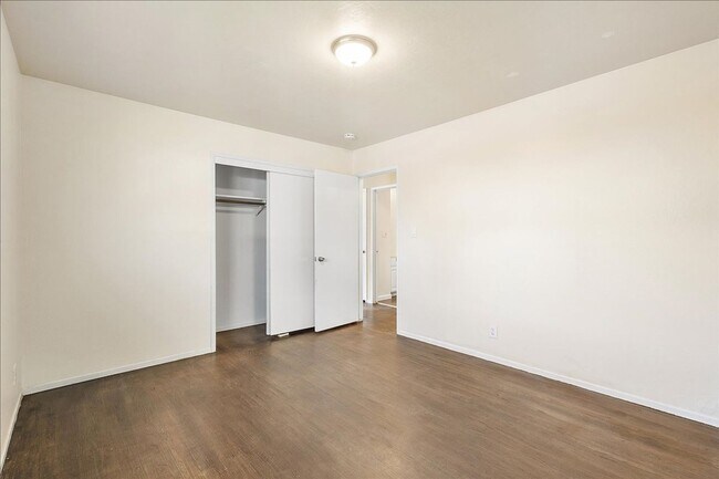 Building Photo - 267 Flint Ct