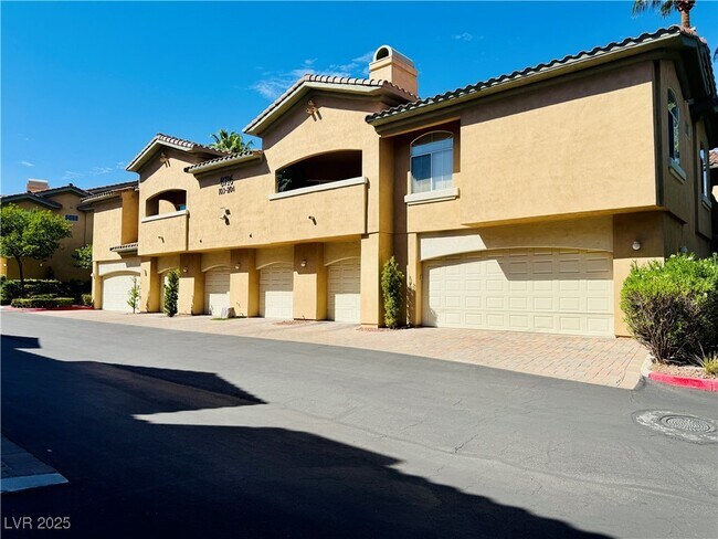 Building Photo - 8716 Red Brook Dr