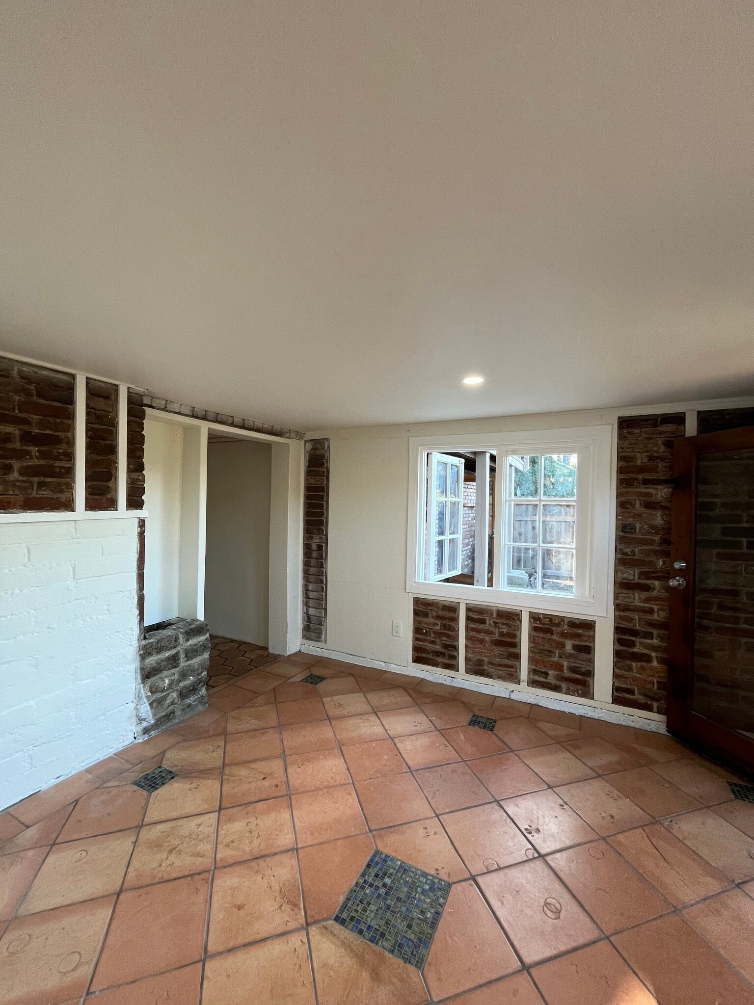 Building Photo - 1124 Rosario Dr