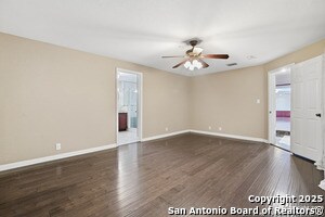Building Photo - 415 Calumet Pl