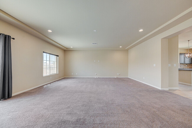 Building Photo - 706 Eros Ct