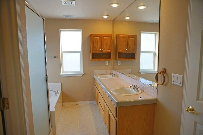 Building Photo - 6921 SE 156th Ave