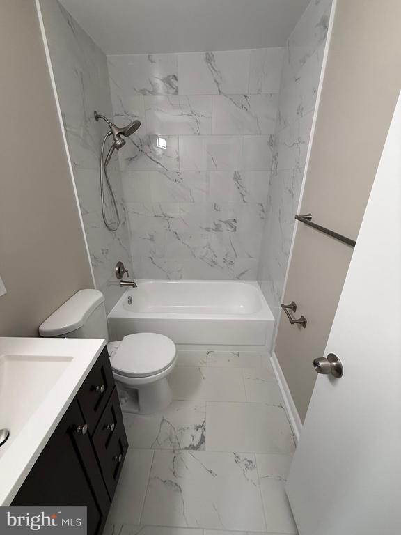 Building Photo - 4924 McFarland Dr