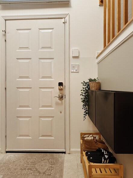 Building Photo - 9524 Clocktower Ln