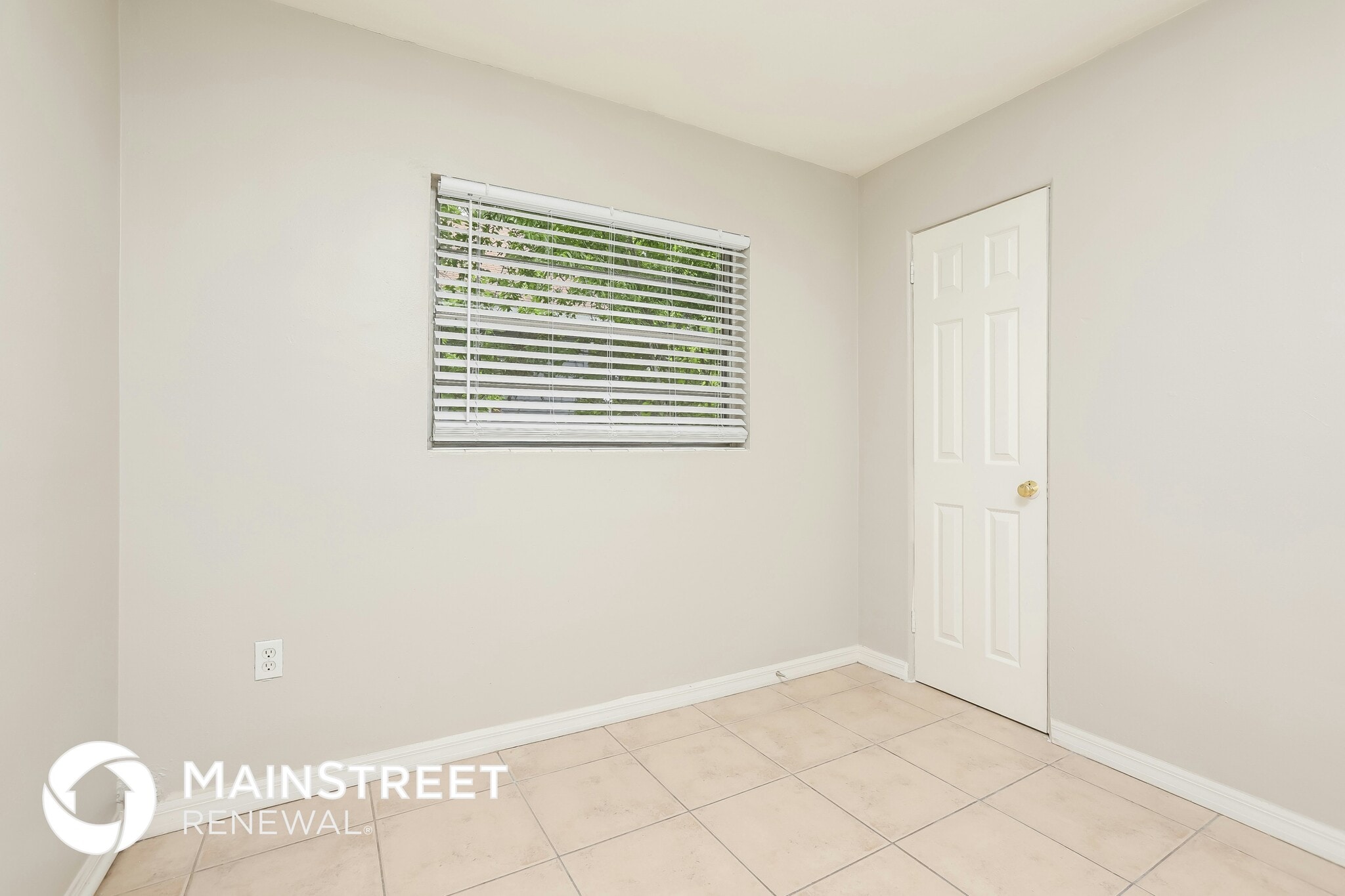 Building Photo - 411 S Bay Ave