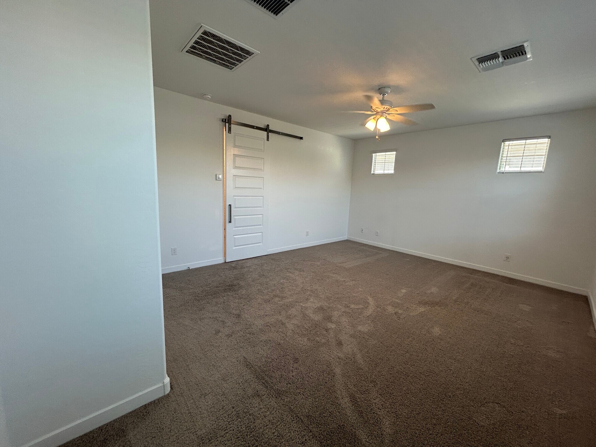 Building Photo - 1168 E Sabino Dr