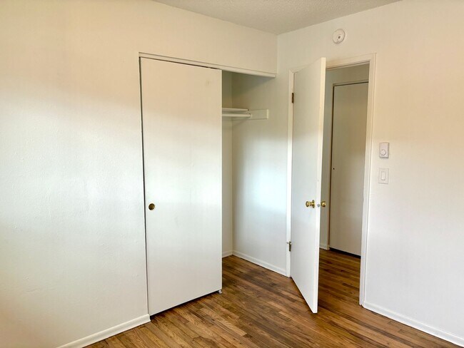 Building Photo - HALPC04