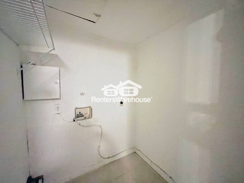 Building Photo - 5605 Morningside Ct