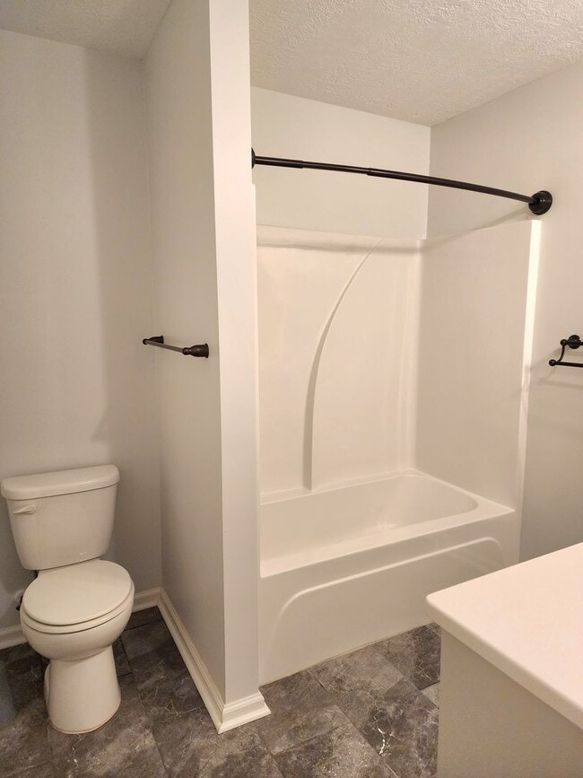 Building Photo - 4 Bedroom Ranch in Willow Oak Village