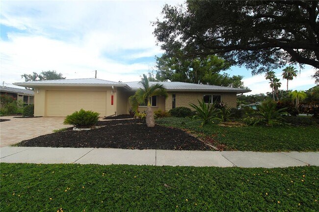 Primary Photo - 6512 Bowline Dr