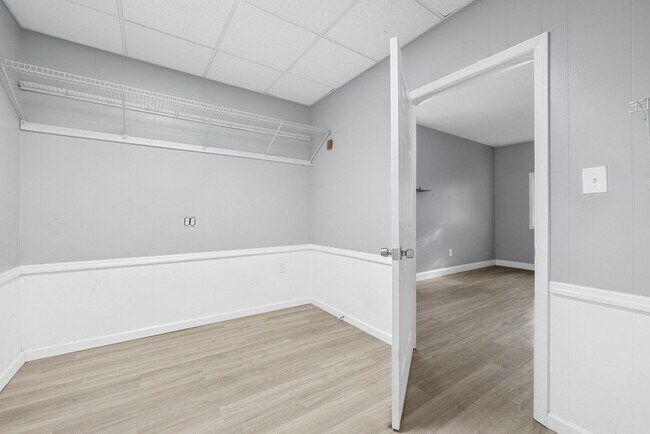 Building Photo - 102 Preston Dr