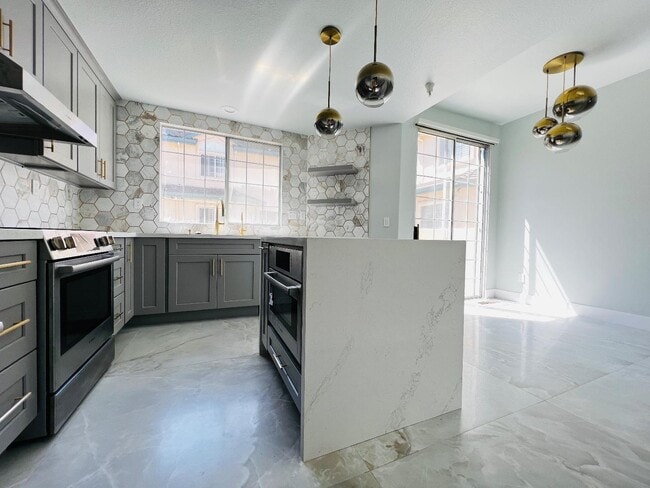 Building Photo - 4173 El Camino Real