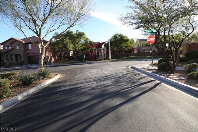 Building Photo - 10642 Cave Ridge St