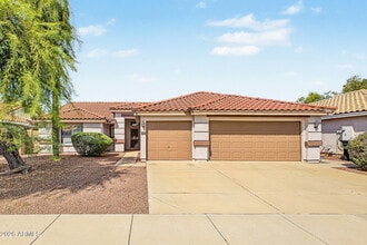 Building Photo - 4008 W Bloomfield Rd