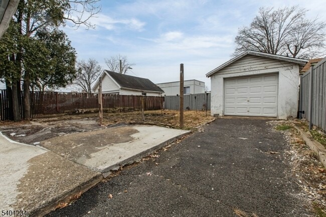 Building Photo - 1442 Highland Ave