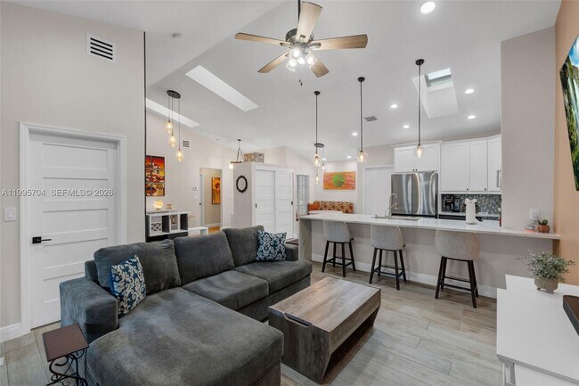 Building Photo - 4220 Grove Park Ln