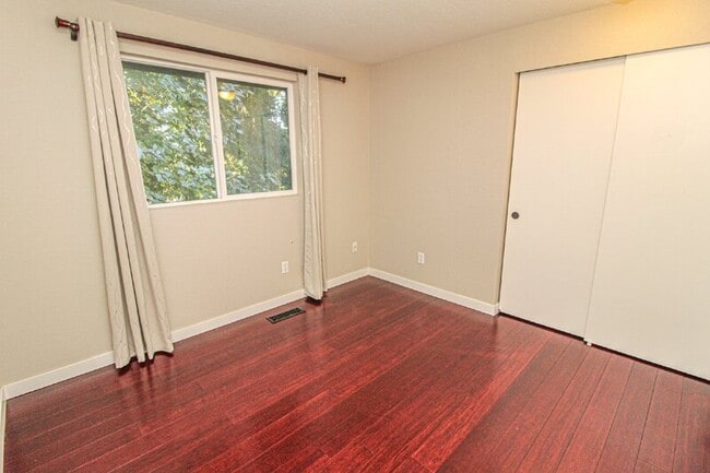 Building Photo - 17630 17th Dr SE