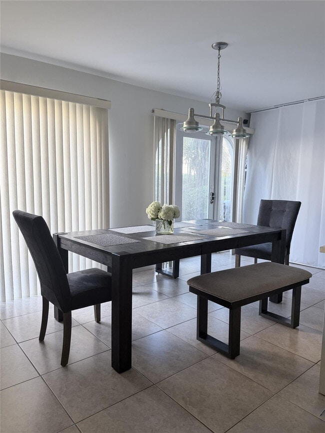 Building Photo - 6671 Via Regina