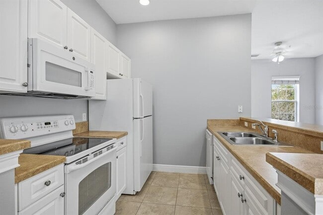 Building Photo - 1420 Lake Baldwin Ln