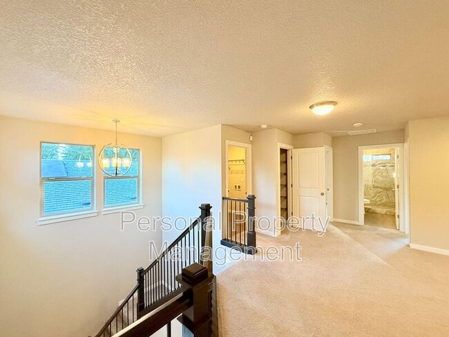 Building Photo - 15601 NE 107th St