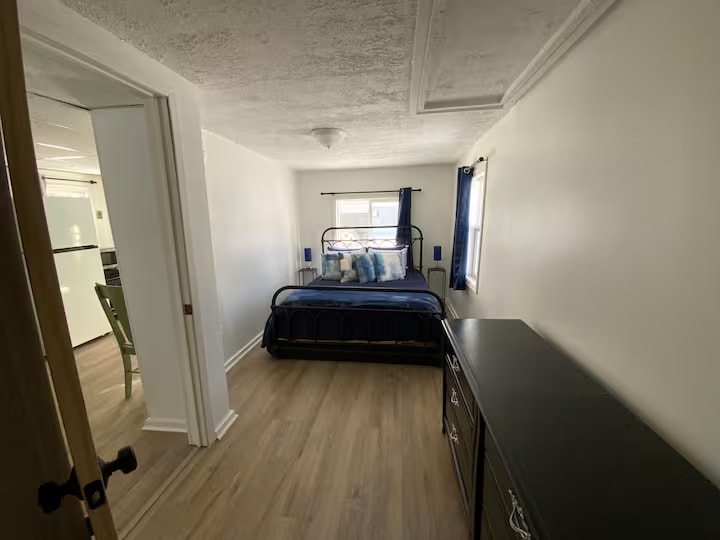 Building Photo - 115 Mckenzie St