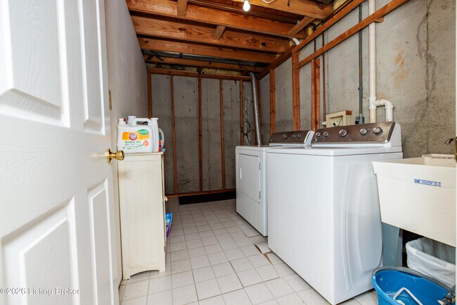 Building Photo - 3411 Sample Way