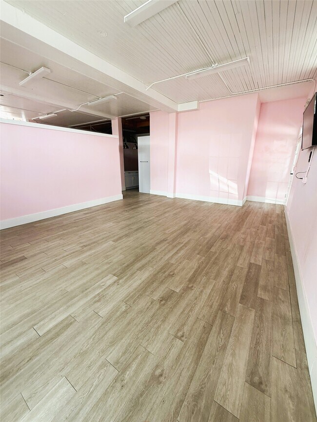 Building Photo - 1801 Avenue L