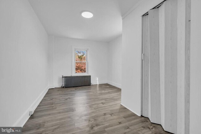 Building Photo - 28 Bond St