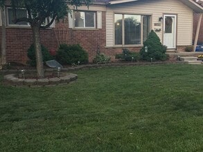 Building Photo - 972 Cardwell St