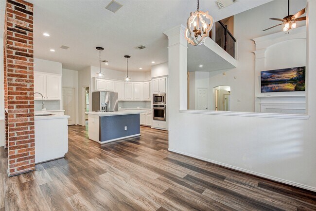 Building Photo - 203 Hazelcrest Dr