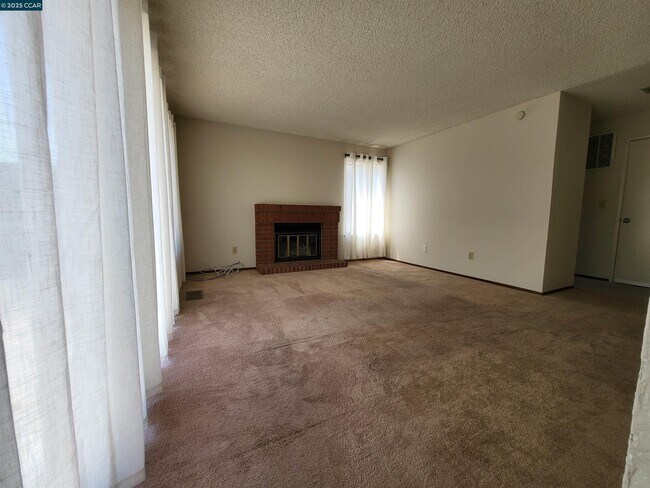Building Photo - 375 Turquoise Dr