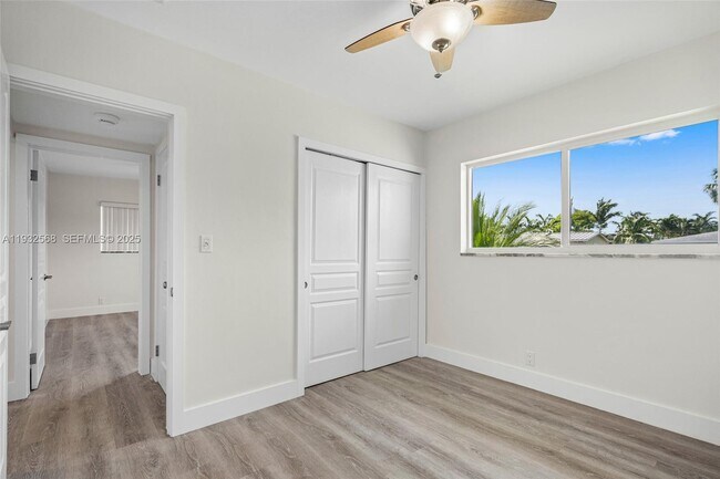 Building Photo - 251 SE 7th St