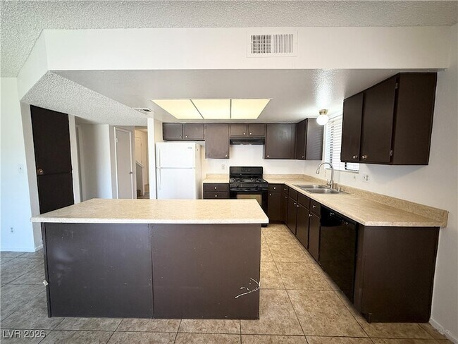 Building Photo - 129 Colbath St