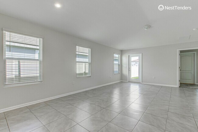 Building Photo - Like New In Nassau Crossing!