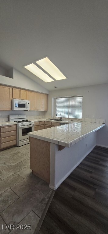 Building Photo - 2017 Scenic Sunrise Dr
