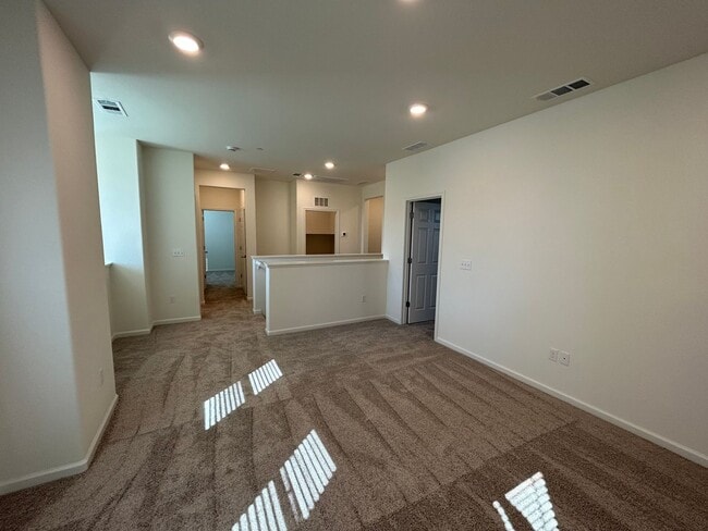 Building Photo - Beautiful Newer 4 Bedroom Home in Aspen-Sequoia Trails with Solar!