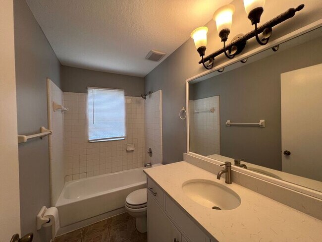 Building Photo - 1114 Shoshanna Dr