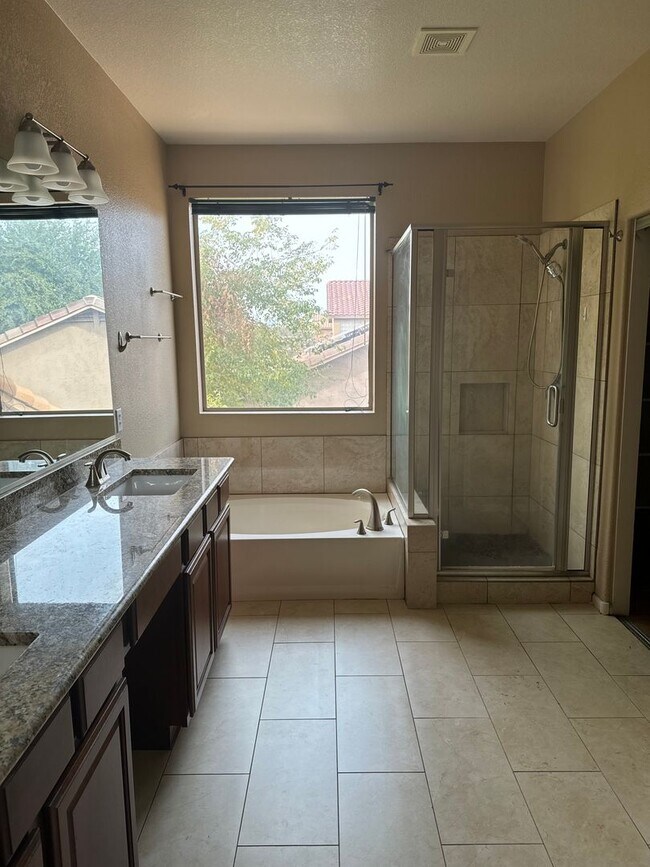 Building Photo - 5415 W Buffalo St