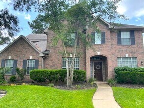 Building Photo - Great Location, wonderful Schools, Large e...