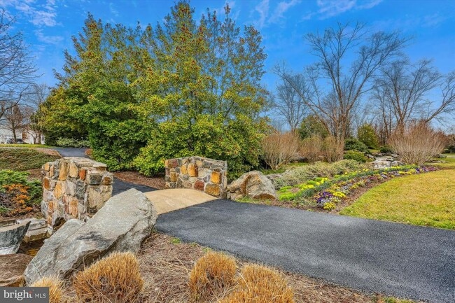 Building Photo - 42023 Spring Air Dr