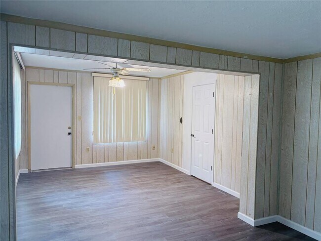 Building Photo - 33 Spring Loop
