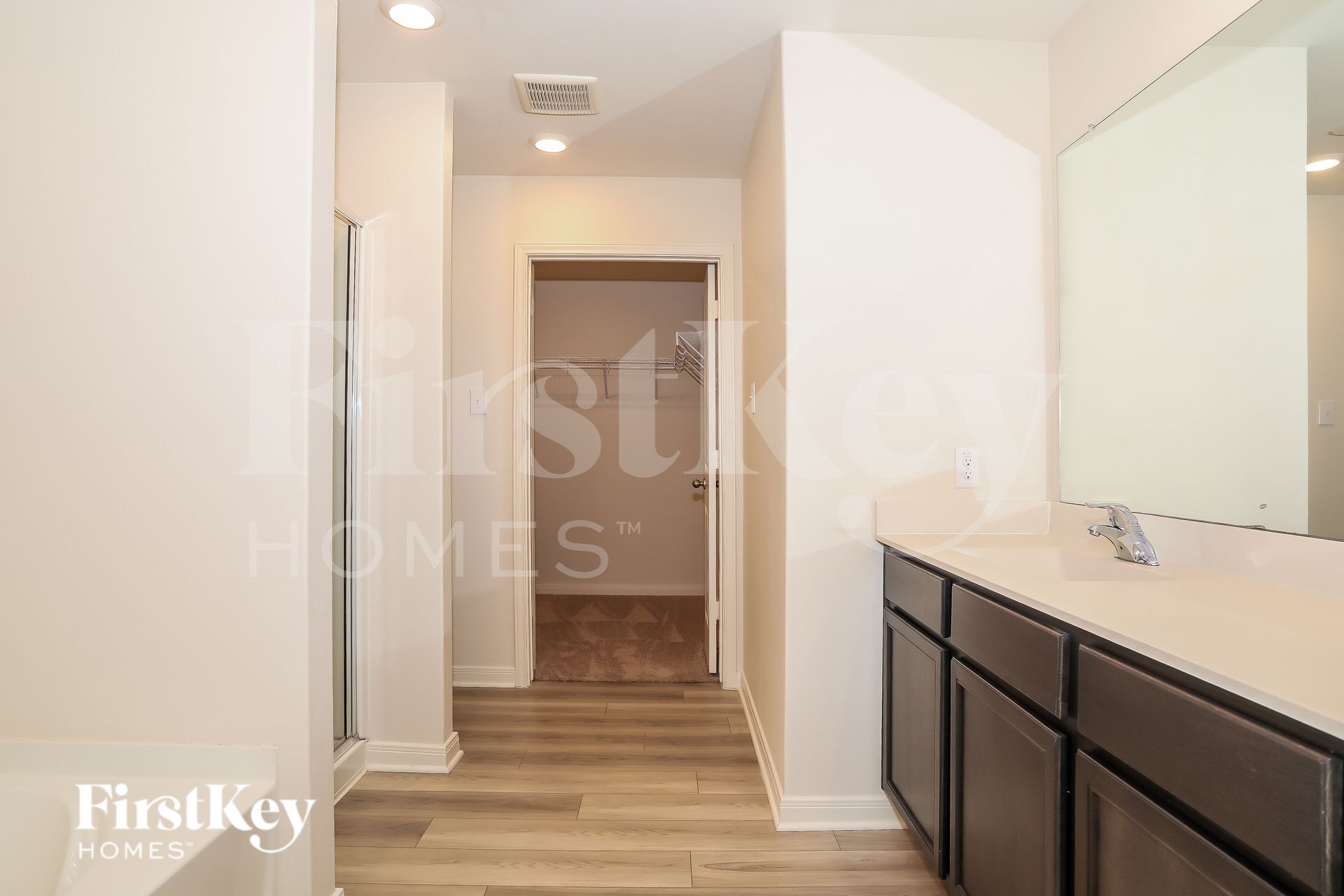 Building Photo - 26615 Ezemily Dr